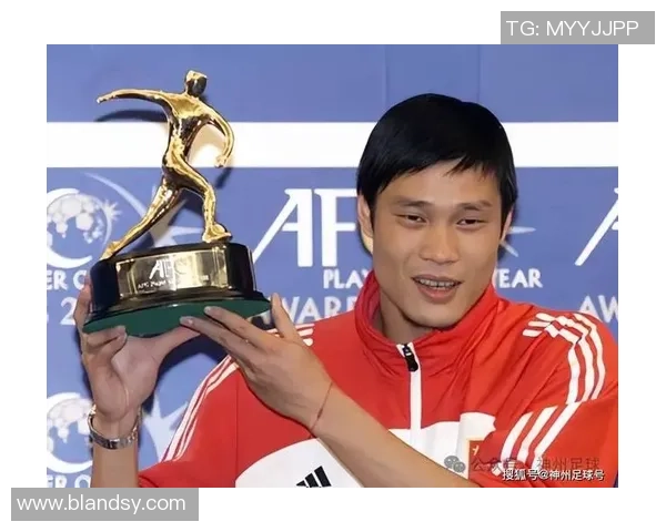 足球场上的飘逸长发辫子展现个性与力量的传奇球星们