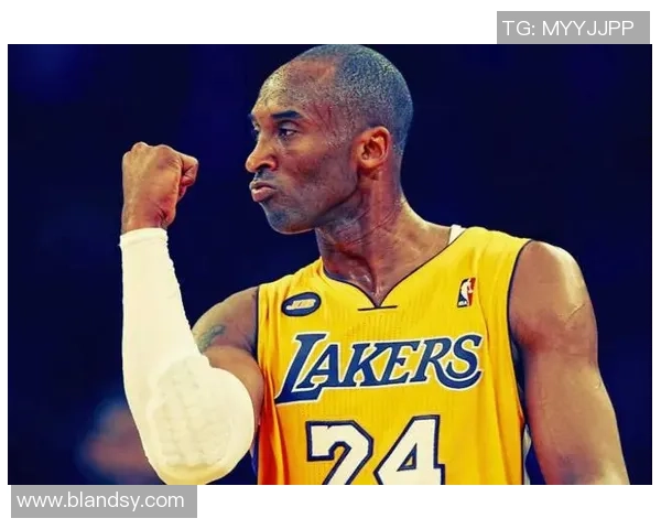 猜一猜中国足球球星是谁用英语描述他的特点和成就